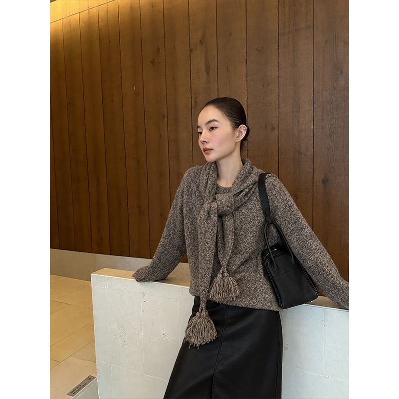 6m Lazy Style Scarf Collar Fleece-Lined Wool Knit Sweater for Women, Loose and Soft Knit Top for Autumn and Winter T7652D