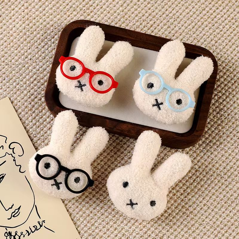 Cute and Popular Little Red Book Style Miffy Glasses Rabbit Cat Accessories Pendant Brooch Wholesale