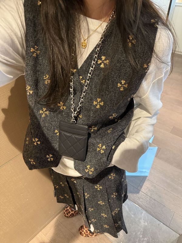 时尚复古风四叶草重工毛呢钉珠马甲女2025秋冬叠穿内搭背心上衣|undefined