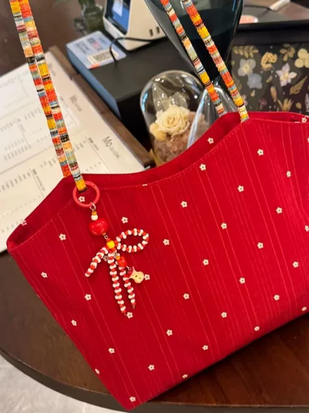 Korean-Style Red Floral Canvas Bag 2026 New Color-Blocking Woven Shoulder Bag Tote Bag Commuter Handbag