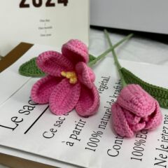 咲くチューリップ、手編みの花、毛糸の花、造花、かぎ針編みの完成品、工場直販、バイオニックフラワー