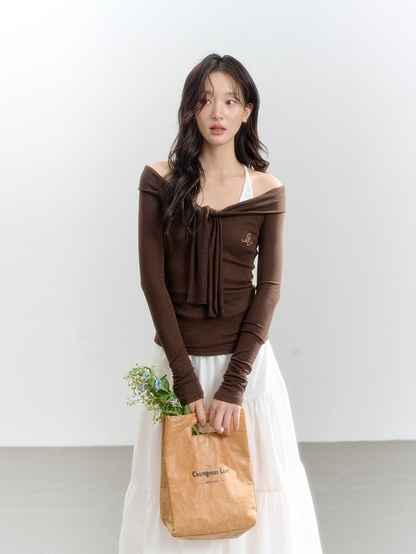 iNSLiiSA 绑带一字肩棕色修身长袖上衣女针织别致露肩飘带短款T恤|undefined