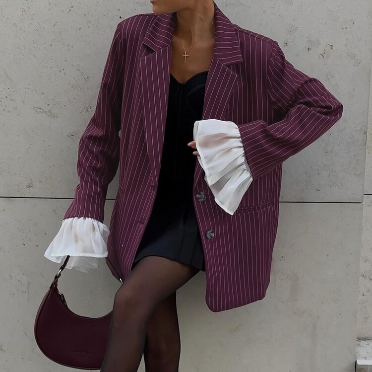 European and American Style New Spring and Autumn Striped Blazer for Women with a Stylish Design, Lace Bell Sleeves, Loose Casual Small Blazer