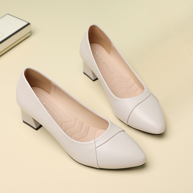 Soft leather soft bottom mother shoes spring and autumn 2022 New thick heel shoes comfortable middle heel shallow mouth middle and elderly women's shoes Soft leather soft bottom mother shoes spring and autumn 2022 New thick heel shoes comfortable middle heel shallow mouth middle and elderly women's shoes