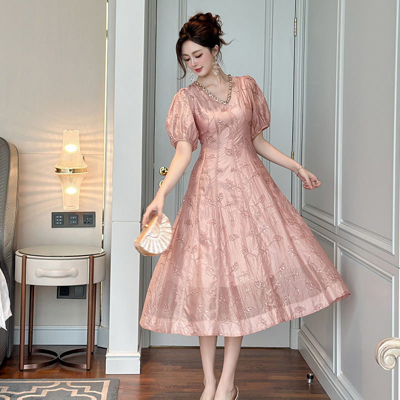 Váy maxi nữ thêu sequin cổ chữ V thắt eo xòe phong cách Pháp — hồng