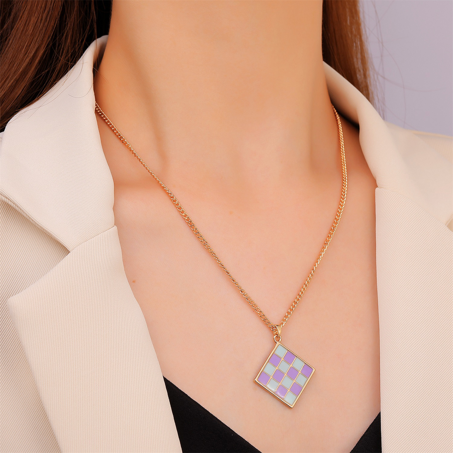 Cross-border New Geometric Square Pendant Necklace Color Dripping Oil Checkerboard Clavicle Chain Necklace display picture 2
