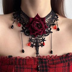 暗黒風ハロウィーンレースローズのネックレス
