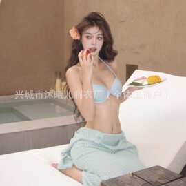 新款高级性感挂脖比基尼分体泳衣女小胸钢托聚拢度假风泡温泉泳装