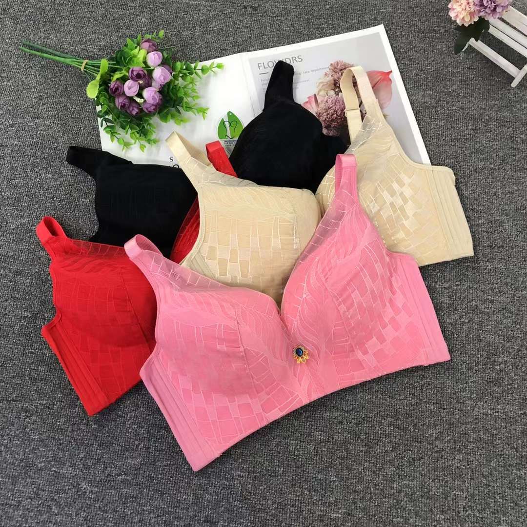 Nueva colección de cuatro pechos ajustable push-up pecho cómodo sin costuras inalámbrico superior delgada inferior ropa interior gruesa sujetador de las mujeres
