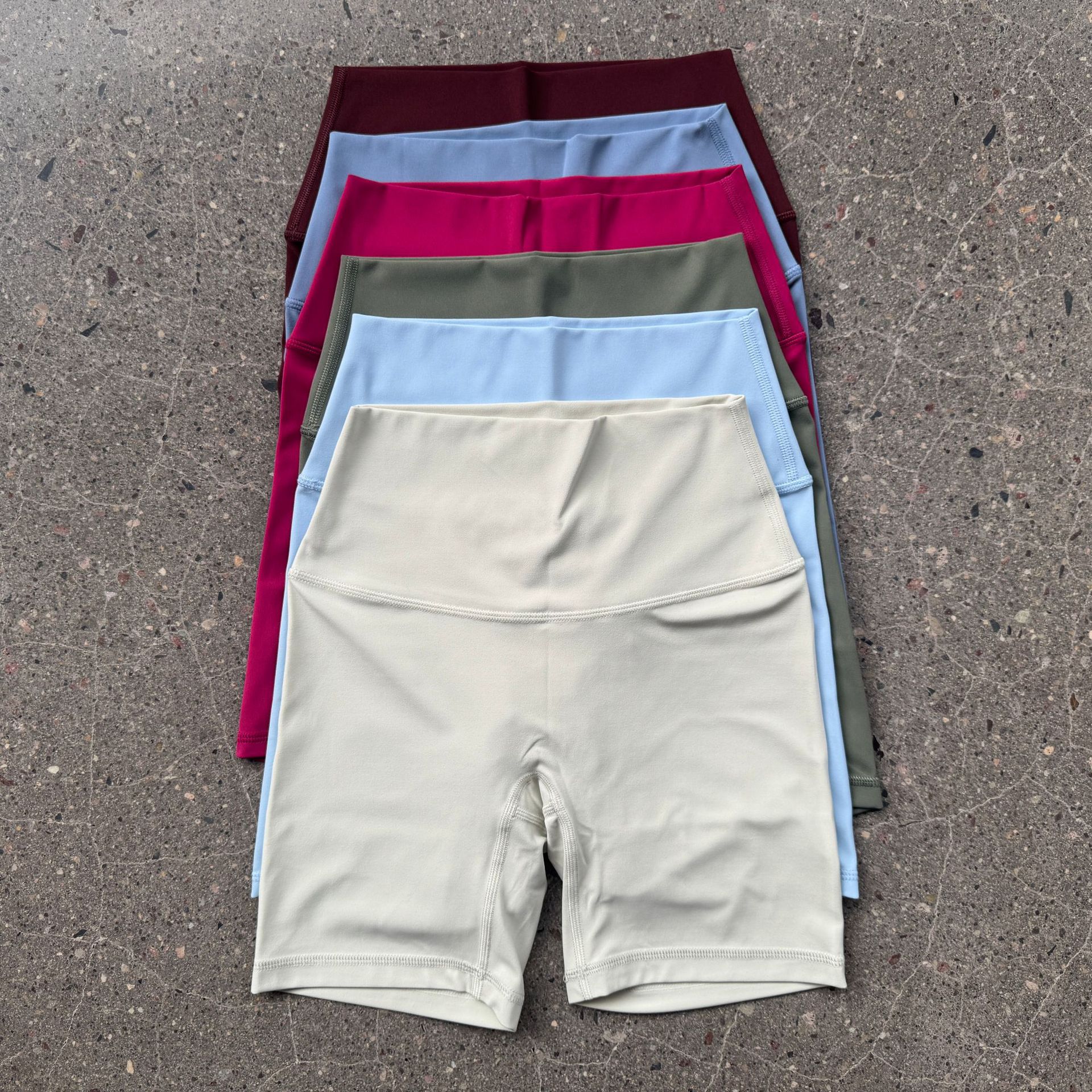 Women's Yoga Shorts, Soft, Comfortable, Breathable, High-Waisted, Quarter-Length, for Jogging, Fitness, and Sports, Tight-Fitting, Tummy-Tucking