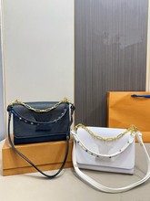 时尚潮流女包新款字母锁扣翻盖包欧美洋气漂亮斜挎单肩包手提包
