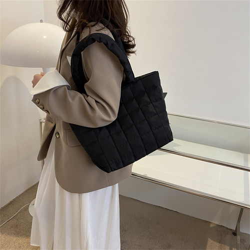Winter Large Bag  New Model Commute Leisure Shoulder Shopping Bag Large Capacity Elegant Single Shoulder Tote Bag Women's Bag