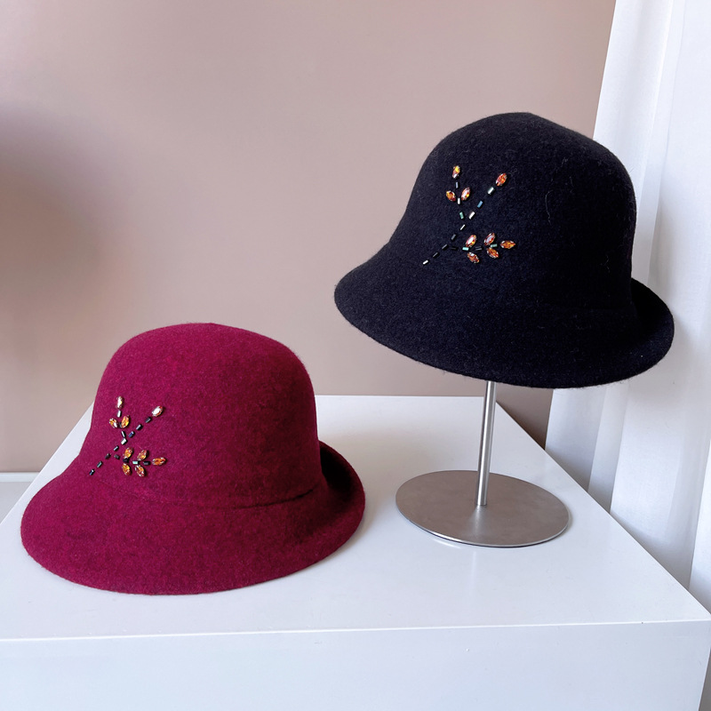 Women's Retro Simple Style Plant Crimping Bucket Hat display picture 3
