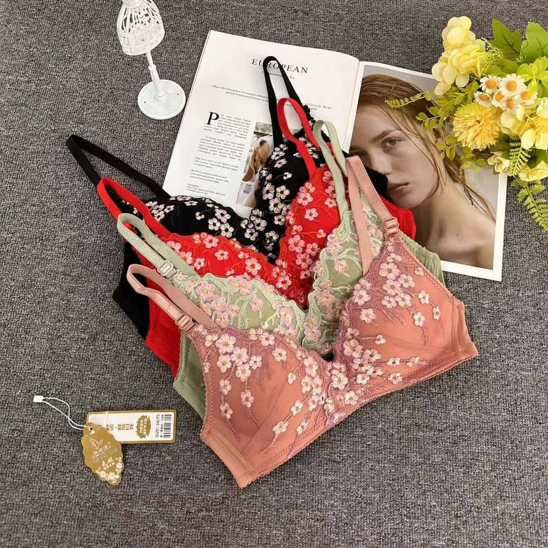 Nuevo estilo francés de alta calidad sujetador de moda de encaje jacquard transpirable ajustable cómodo tres filas de botones tipo ropa interior image 1