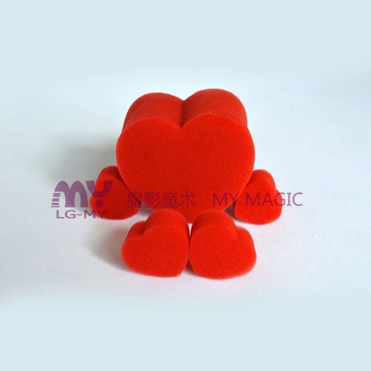 스펀지 하트는 큰 것 하나, 작은 것 4개