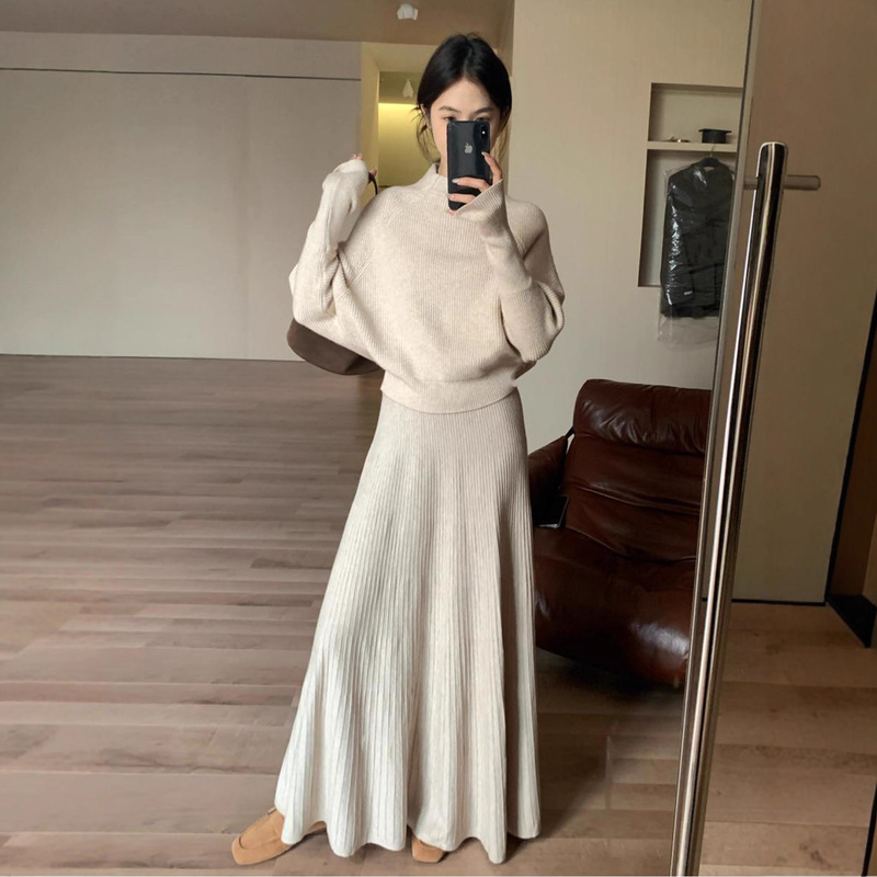 Unique and Beautiful Autumn and Winter Clothing, a Complete Set of Lazy Style French Sweaters, Knitted Sweaters, Drapey Half-Length Skirts, Two-Piece Sets for Women