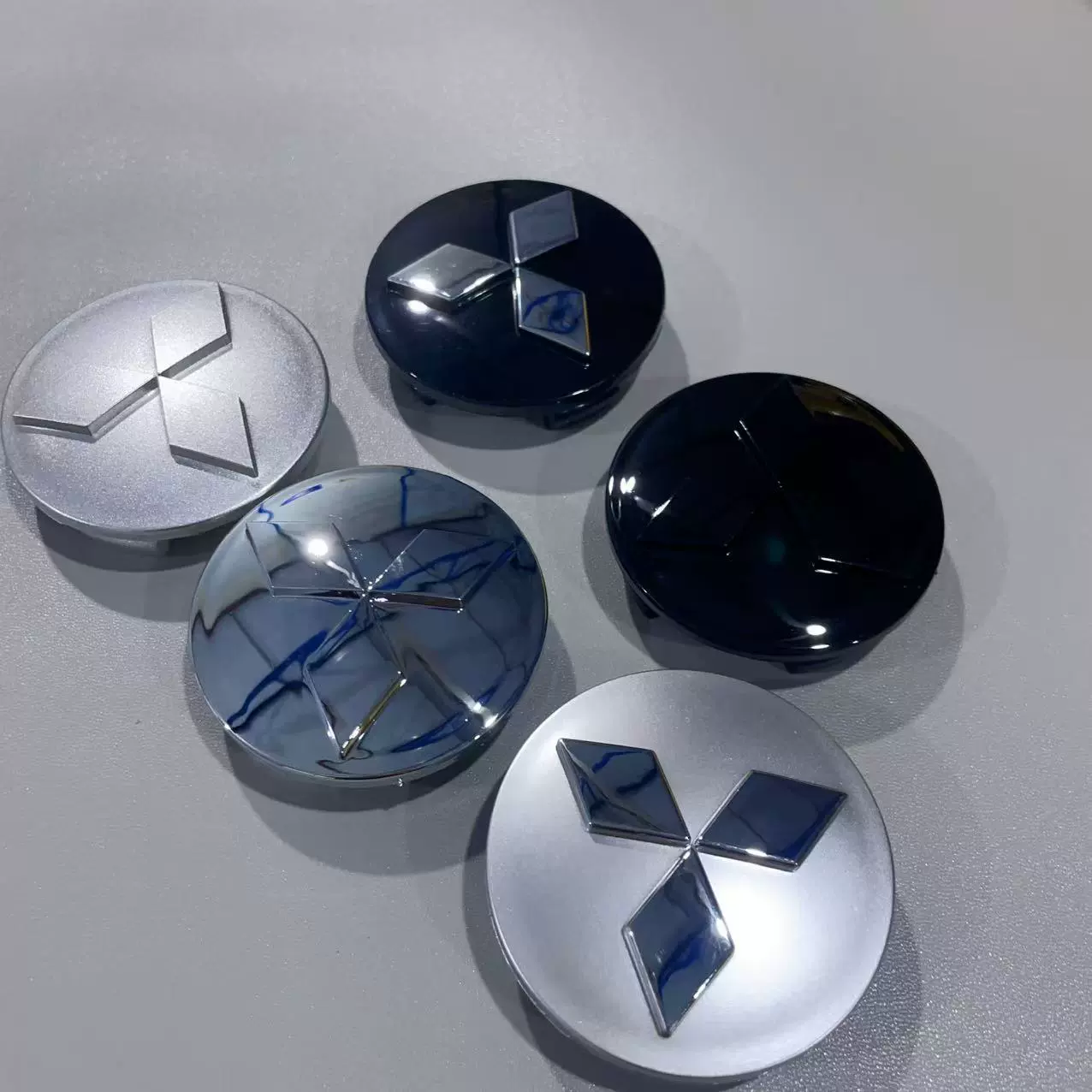 Колпаки на колеса 60 мм, подходят для Mitsubishi Galant, Outlander, Pajero EX, Wing God, Ling Shuai, Fuliqi, глянцевое серебро.