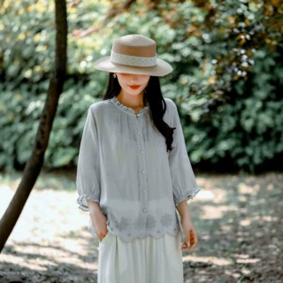夏季新款苎麻刺绣木耳边纯色刺绣上衣宽松甜美妈妈装衬衫女