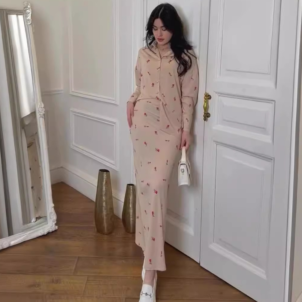 Abbigliamento da donna, estivo, due pezzi, traspirante, casual, con risvolto, vestito con stampa floreale_voghion.com