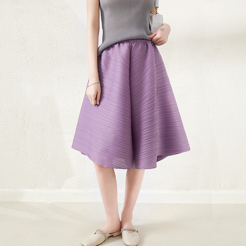 Miyake Japanese Fruit Green Shorts 2023 Summer New Arrival Pleated Women's High Waist Swing Pants Wide Leg Pants Skirt Pants for Summer