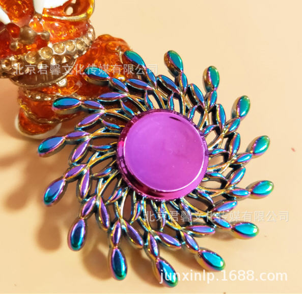 B Dedos de araña de colores, peonza, yema del dedo de metal de tres hojas, peonza de dos hojas, productos pequeños, suministro al por mayor