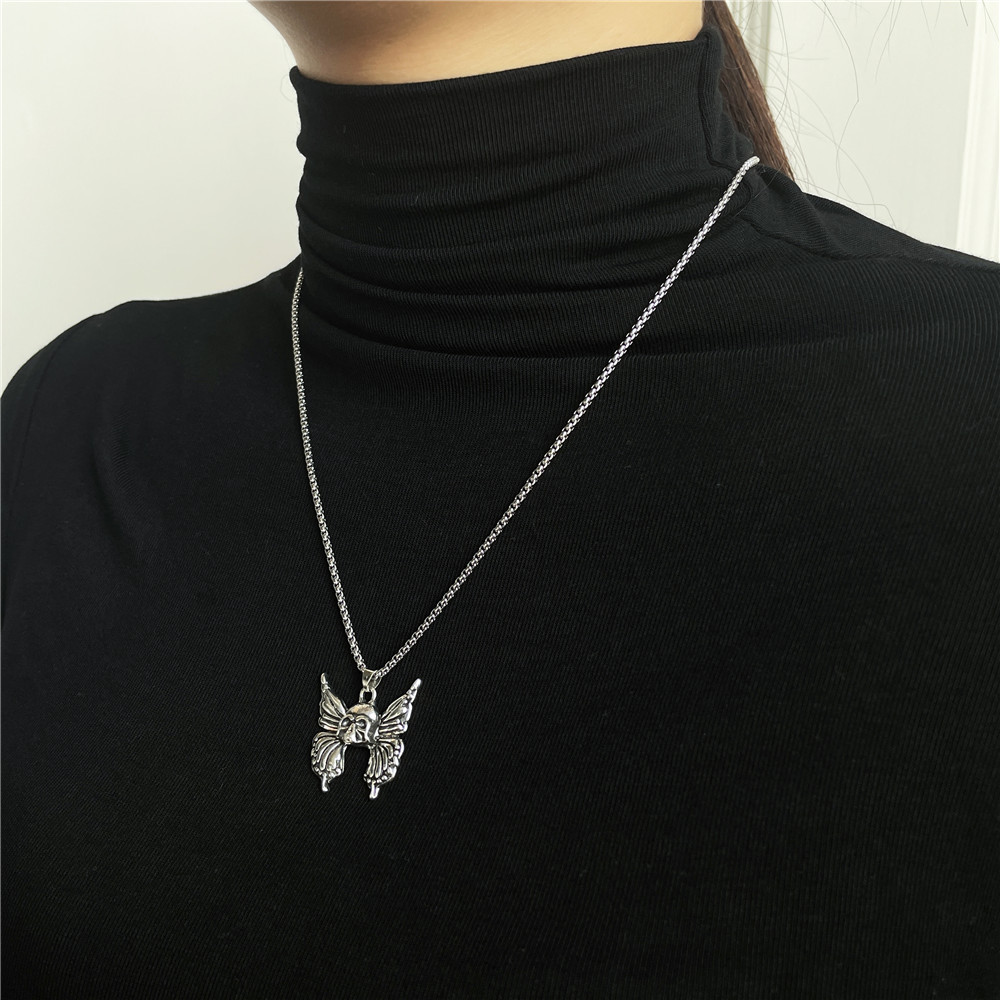 Fashion New Sweater Chain Heart Hip-hop Trend Cool Skull Clavicle Chain display picture 4