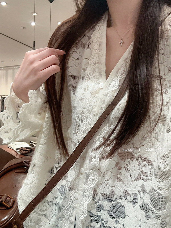 Long-Sleeved Shirt for Women 2025 Early Autumn New Style Slimming Look Bottoming Shirt High-End Sweet and Spicy Cut Out Lace Top