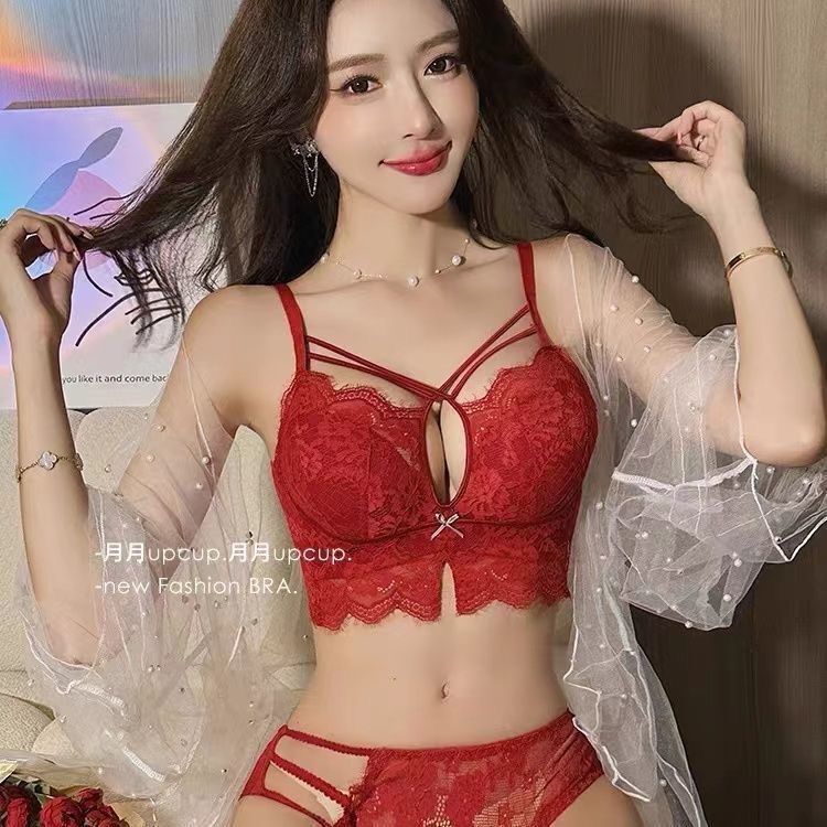 Thickened 3.5cm Padded Bra for Small Busts, Gathering and Lifting, Preventing Sagging, Enhancing Appearance, Red Color for the Year of Birth, Wedding Bra Top