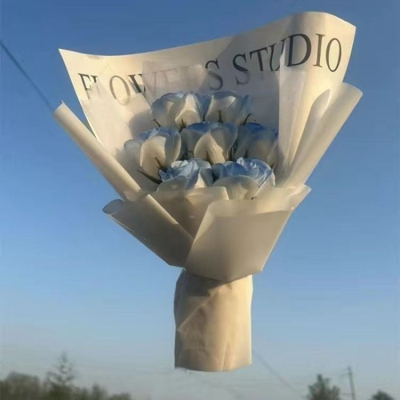 손바닥 크기의 으깬 아이스 블루 꽃다발 7개, 선물 없음