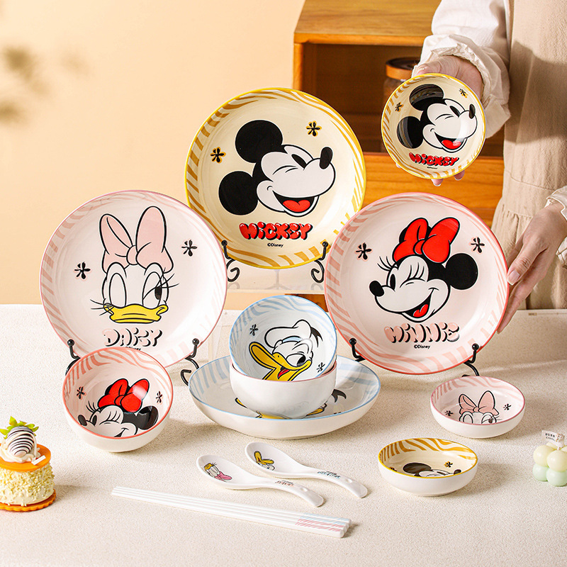 Disney Tableware Underglaze Color Tableware Set for One Person, Including Bowls, Plates, and Spoons Disney Tableware Underglaze Color Tableware Set for One Person, Including Bowls, Plates, and Spoons