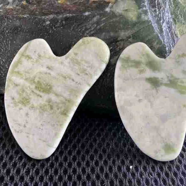 Нефритовая соскабливающая пластина в форме сердца Xiuyan Нефритовая соскабливающая пластина Массажер для лица в форме рога Xiuyan Нефритовая соскабливающая пластина