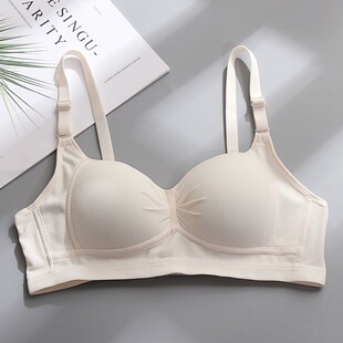 ���ִ�W�����վ۔n���з��´�Ů�����ļ������@��С���ո�������