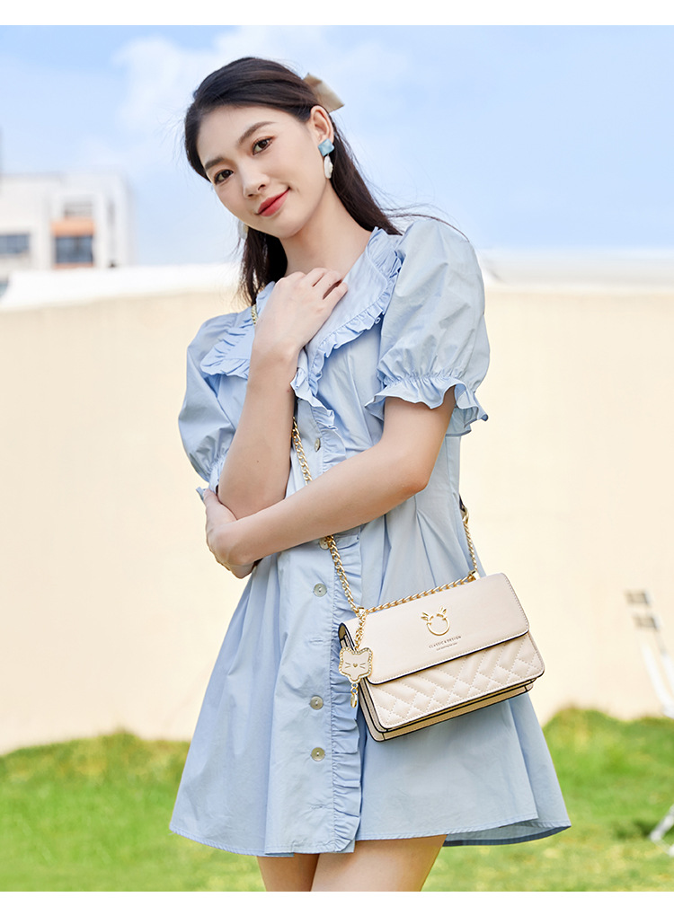 Túi đeo chéo nữ da thật dáng vuông nhỏ đường may thêu chần bông dây xích — Màu trắng be chi tiết 12
