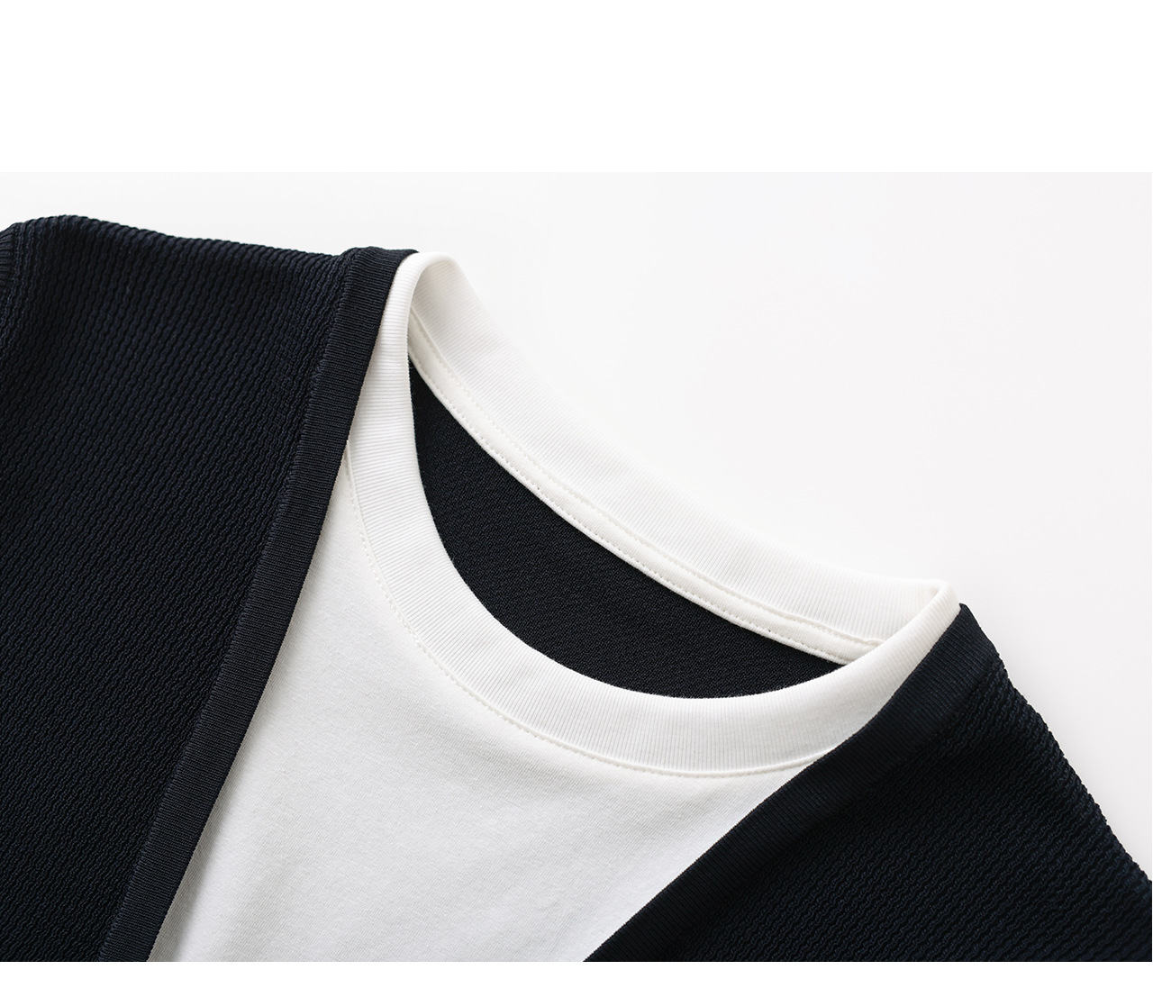 Áo thun dệt kim tay ngắn cổ tròn chất liệu Tencel siêu mịn — màu xanh navy chi tiết 19