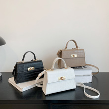 ����Ů2025�¿�r���|��ʯ�^�y�͹ņμ�����D�i��б������С����