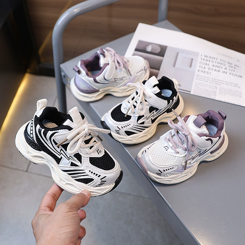 Детская спортивная обувь, дышащая, модная обувь для мальчиков и девочек, повседневные кроссовки на шнуровке с дышащей сеткой, черно-белая контрастная детская обувь.