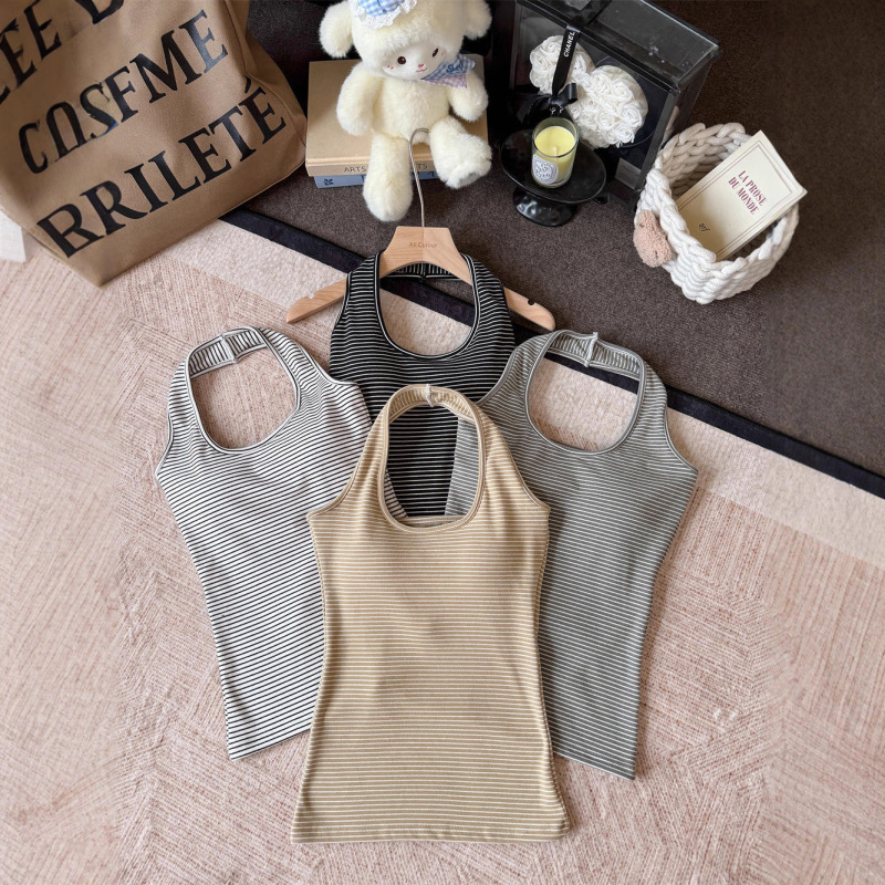 Title: Brushed Striped Halter Neck Camisole for Women, Autumn and Winter, with Chest Pad, Slim Fit, High-End Feel, Versatile Title: Brushed Striped Halter Neck Camisole for Women, Autumn and Winter, with Chest Pad, Slim Fit, High-End Feel, Versatile