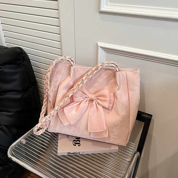 small design fashionable shoulder bag