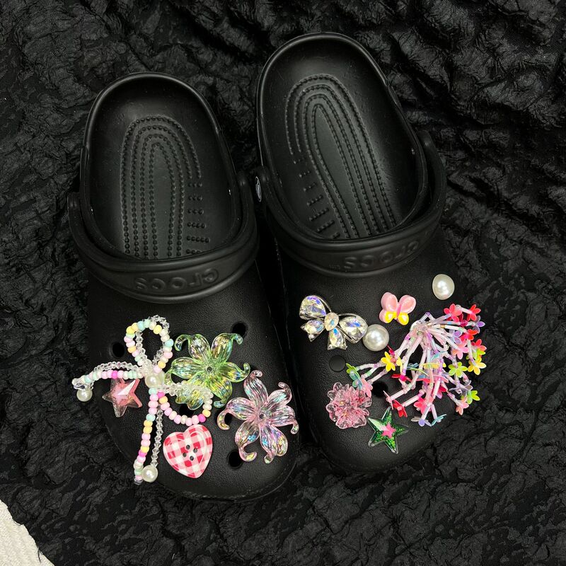 Hole shoes shoe buckle 2025 new beautiful warbler tail flower color flower cluster butterfly bead chain shoes flower shoe buckle shoe accessories