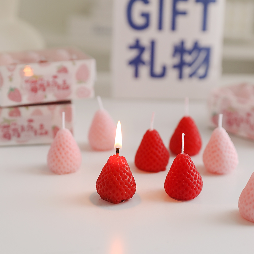 Strawberry scented candle wholesale scent souvenir scented gift box creative birthday gift handmade small candle