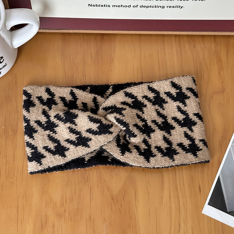 Diadema de punto para mujer 2024 otoño e invierno nuevo estilo retro pata de gallo lana de borde ancho todo fósforo moda cara diadema tocado