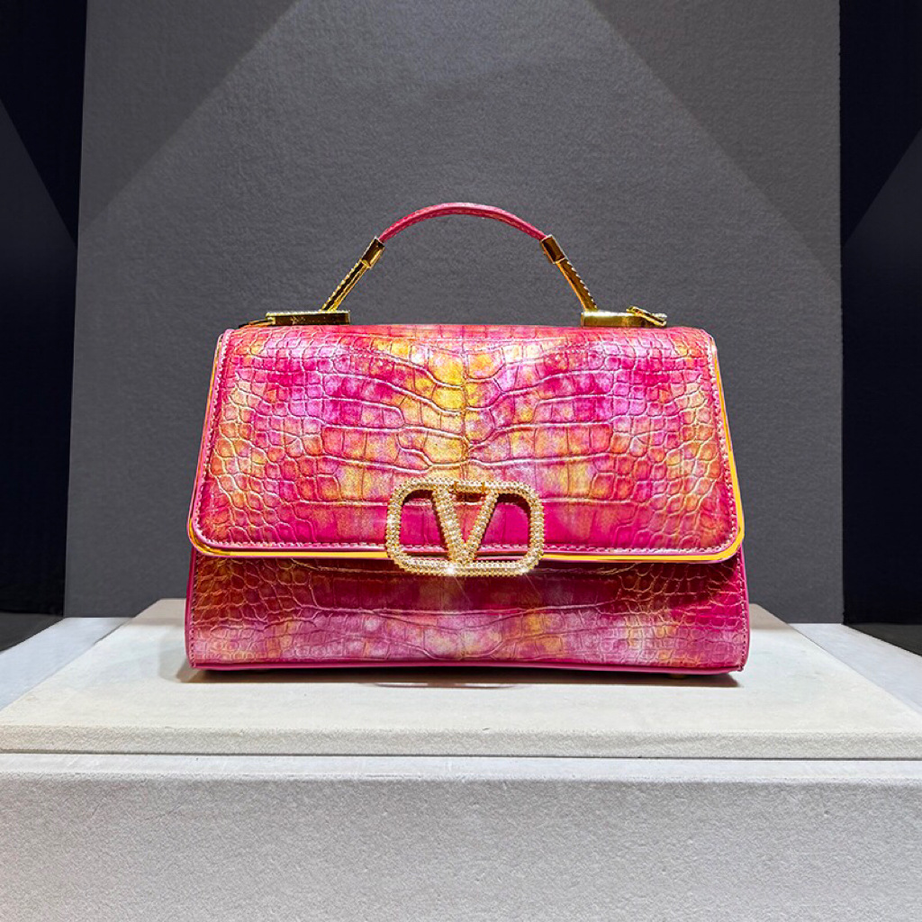 High-grade genuine leather handbag 2024 spring and summer new crocodile pattern rhinestone underarm bag women's cross-border shoulder messenger bag