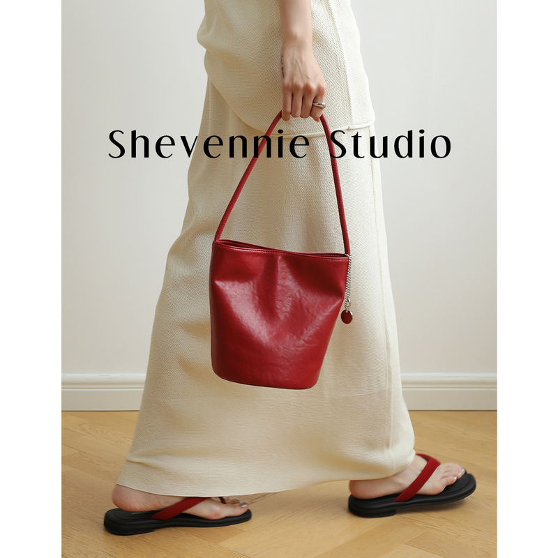 Cross-border 2025 New Style Minute Cowhide Niche Korean Style All-match Commuter Portable Underarm Bucket Bag Shoulder Bag