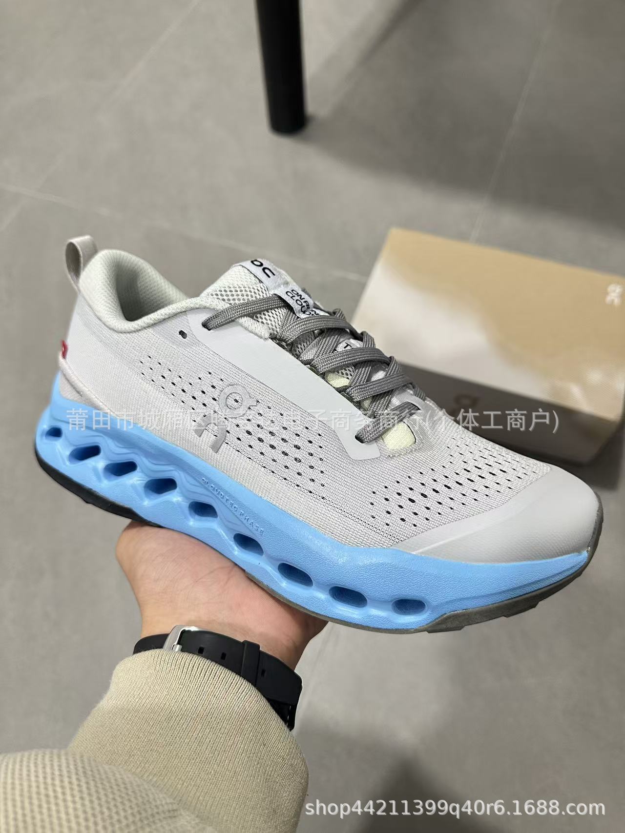 Fábrica de zapatos Putian Onn Run Cloudsurfer Max cómodos y transpirables zapatos deportivos casuales para hombres y mujeres