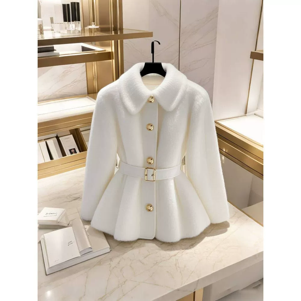 Демисезонный женский комплект (Chanel style) — приталенный жакет и юбка, яркий эффектный стиль