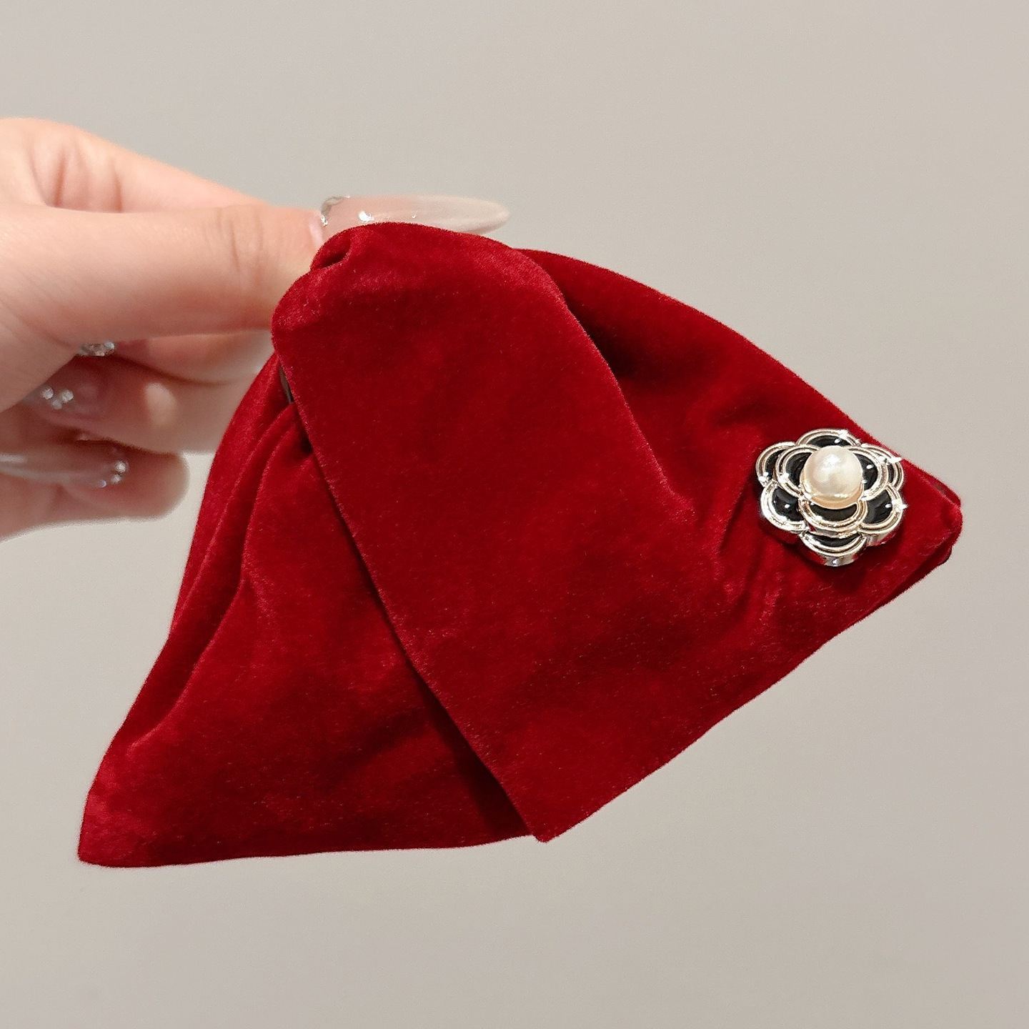 Elegante retrógrado leopardo triángulo clip de agarre mujer 2025 nuevo clip de cabello de cabeza de tiburón clip de cabello adornamiento para el cabello