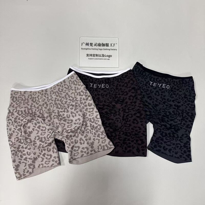 Teveo Contrasting Color Seamless Leopard Print Sports Shorts High-Waisted Peach Butt Yoga Pants Digital Print Fitness Shorts for Women
