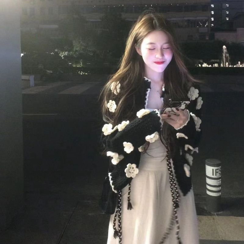 设计感镂空立体花朵针织开衫女春秋新款小众宽松别致毛衣外套上衣|undefined