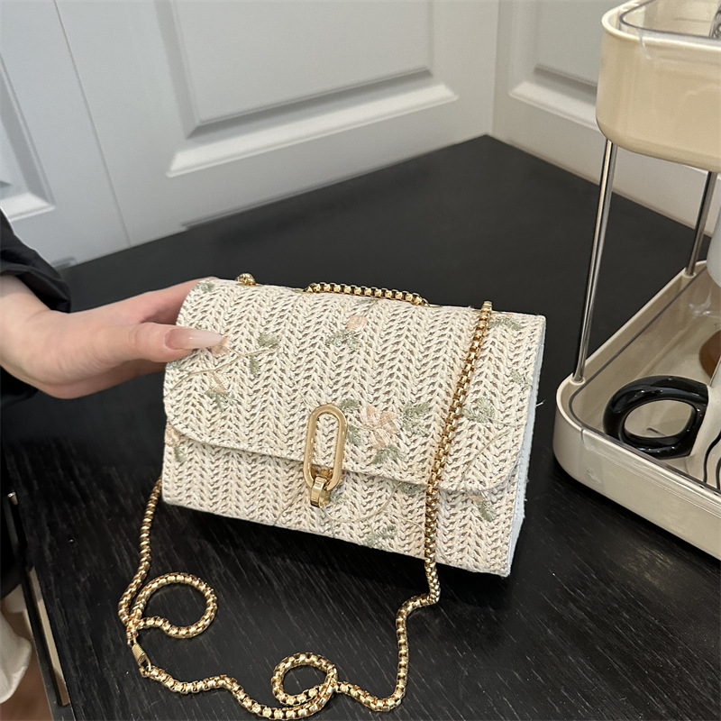 Este año, bolsos populares para mujeres 2025, bolsos de hombro de moda de verano, bolsos de tela de paja de encaje rojo
