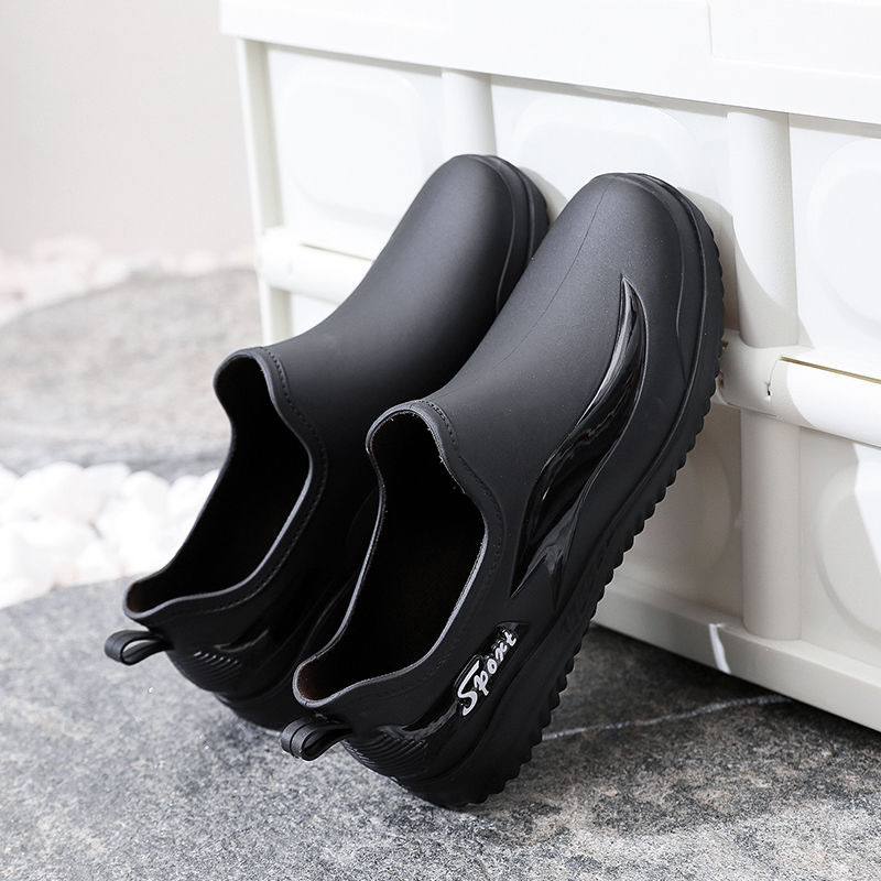 Men's rain boots short non-slip waterproof chef work water boots thick bottom four seasons universal construction site wear-resistant lightweight rubber shoes Men's rain boots short non-slip waterproof chef work water boots thick bottom four seasons universal construction site wear-resistant lightweight rubber shoes